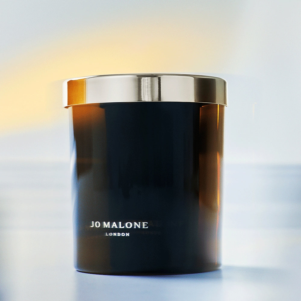 Oud & Bergamot Scented Candle